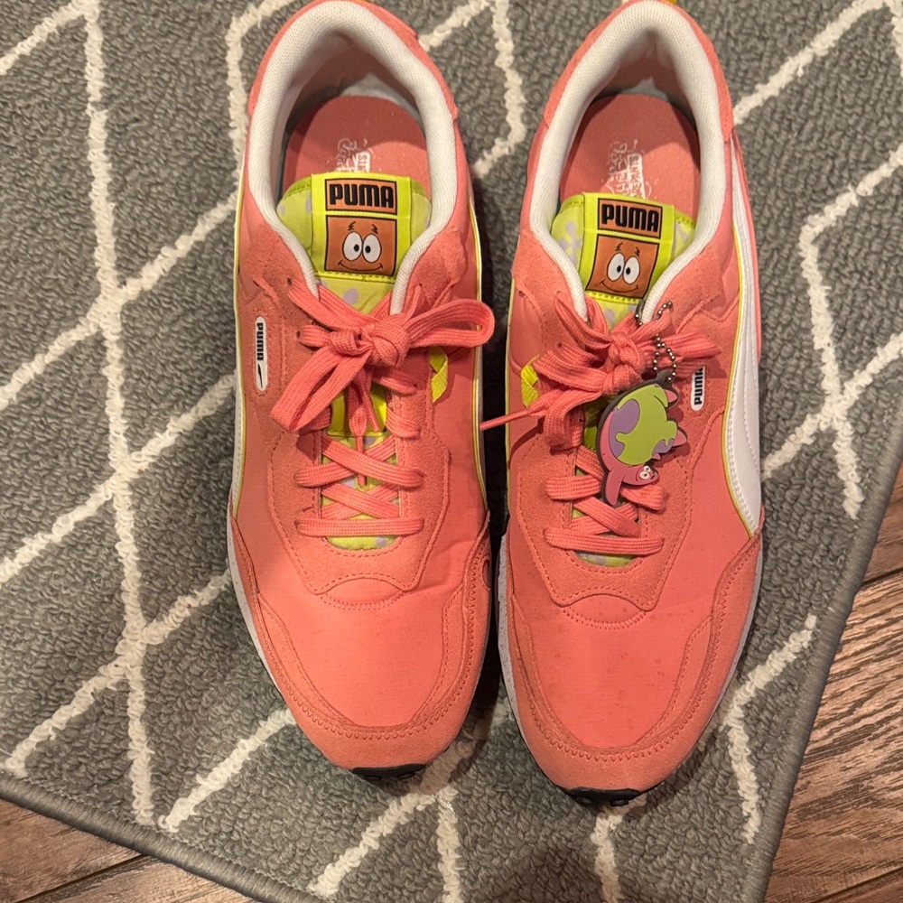Puma mens Sneakers - Coral and White
